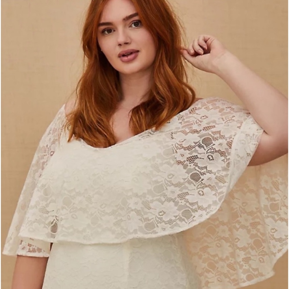 Wedding dress size 14 Torrid NWT. Off white lace. - Picture 6 of 10
